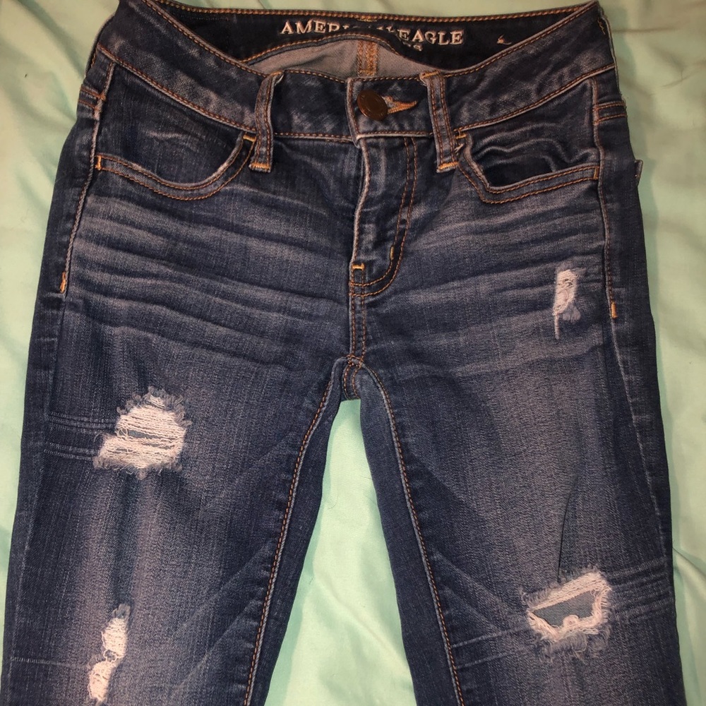 American Eagle Dark Wash Ripped Jeans!